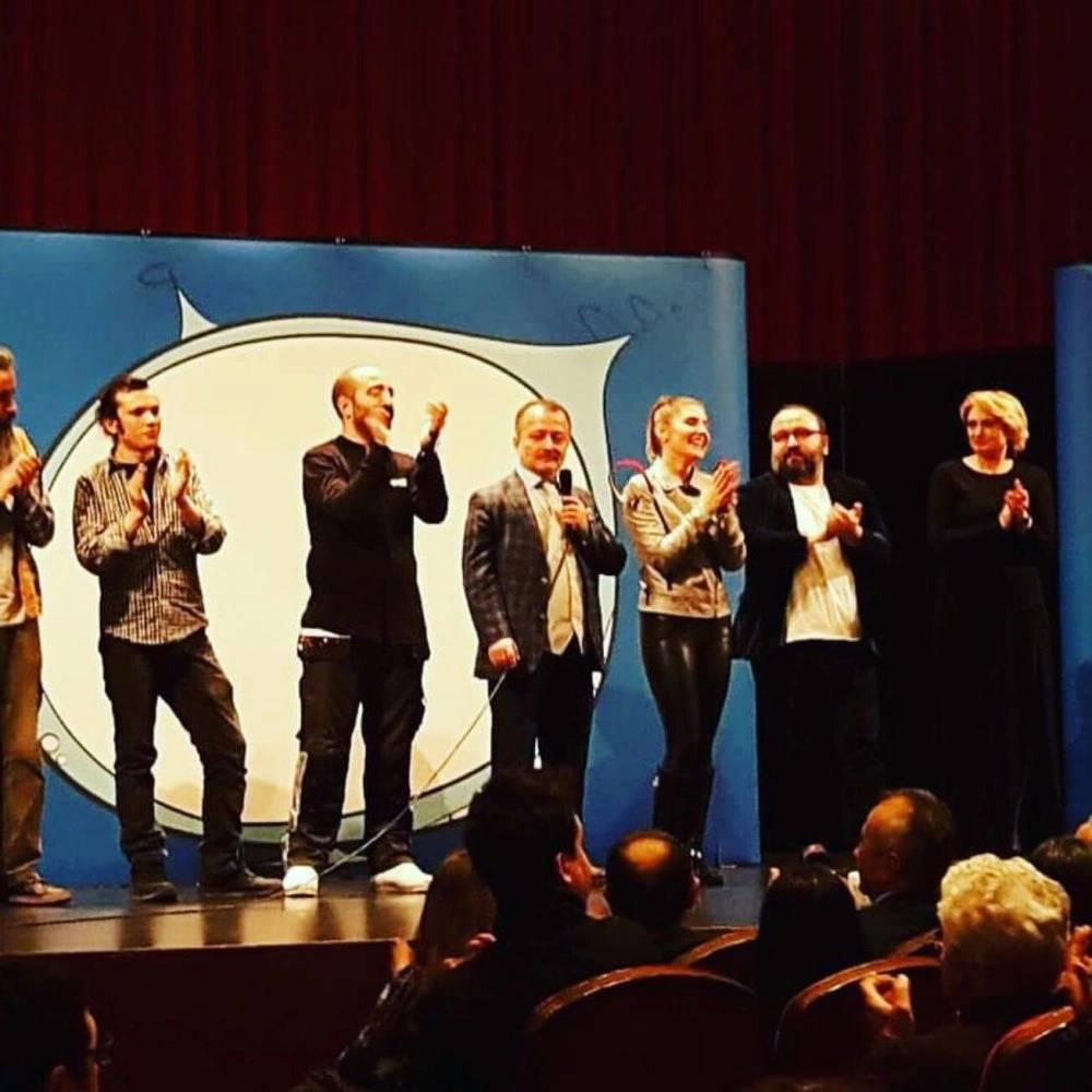 Evli ve Zavallı’dan muhteşem prömiyer 4